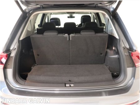 2020 Volkswagen Tiguan Allspace 2.0 TDI 150HP R-Line DSG 7S €38,950 thumbnail