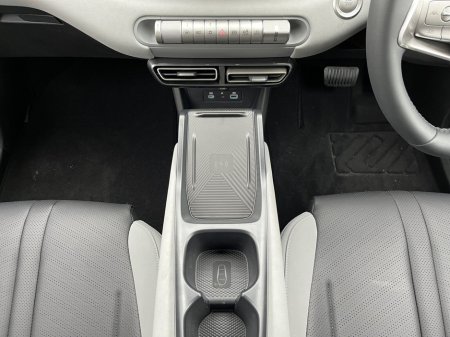 2026 BYD Dolphin Surf Surf Comfort 43kWh €26,400 thumbnail