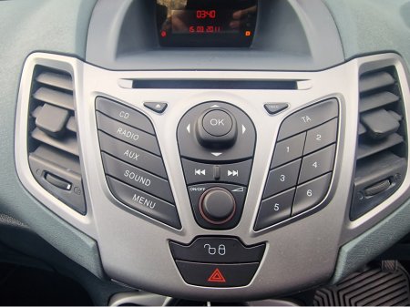 2011 Ford Fiesta - thumbnail 21