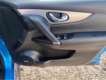 2019 Nissan Qashqai LOW MILES TEKNA DCI thumbnail