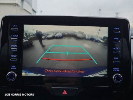 2023 Toyota Yaris CR CROSS LUNA SPORT 4DR AUTO €27,945 thumbnail