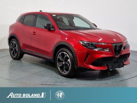 2026 Alfa Romeo Junior Speciale 115 kW Tech & Interior Pack €47,450