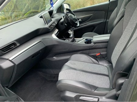 2019 Peugeot 5008 1.5 ALLURE BLUE HDI 130HP S/S 5DR €18,995 thumbnail