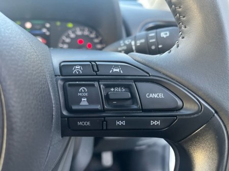 2025 Toyota Yaris - thumbnail 14