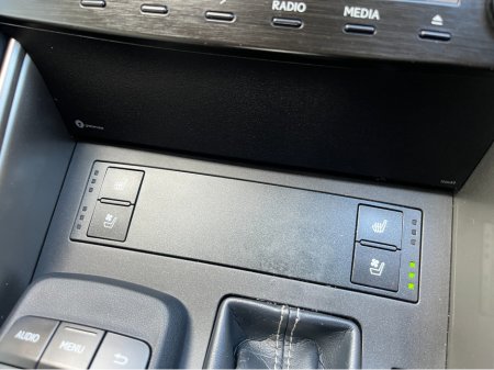 2018 Lexus IS 300 h - thumbnail 17