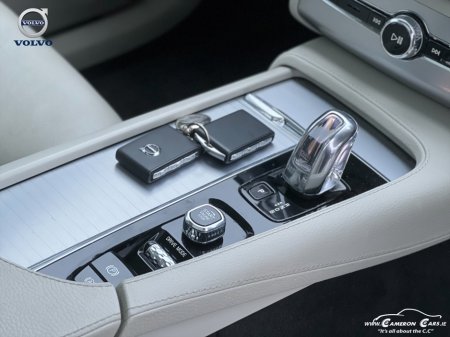 2019 Volvo XC90 T8 MOMENTUM GT 7 SEATER €41,950 thumbnail