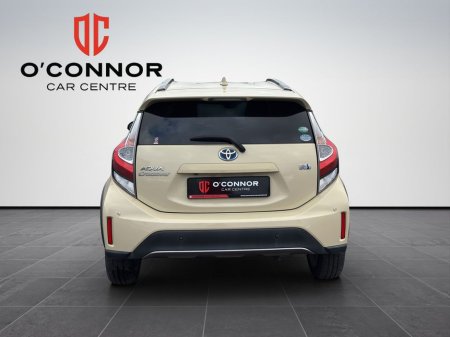 2019 Toyota Aqua CROSSOVER €14,888 thumbnail