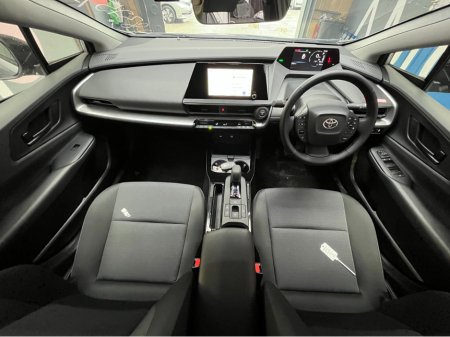 2025 Toyota Prius - thumbnail 14