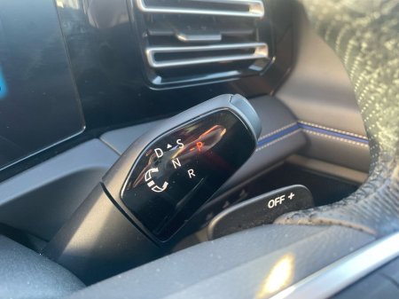 2025 Volkswagen Tiguan R-LINE 75 2.0TDI DSG 150HP €54,975 thumbnail