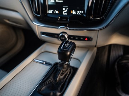 2017 Volvo XC60 172 Volvo XC60 4WD Auto/High spec/1yr warranty €26,888 thumbnail