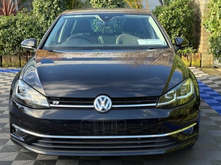 2020 Volkswagen Golf 2.0 TDI * HIGH SPEC * // DIGITAL CLUSTER // APPLE CARPLAY/ANDROID AUTO // DIAMOND CUT ALLOYS €21,900 thumbnail