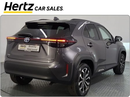 2023 Toyota Yaris DESIGN HEV 1.5 Petrol Automatic €25,895 thumbnail