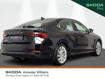 2023 Skoda Octavia - view 3