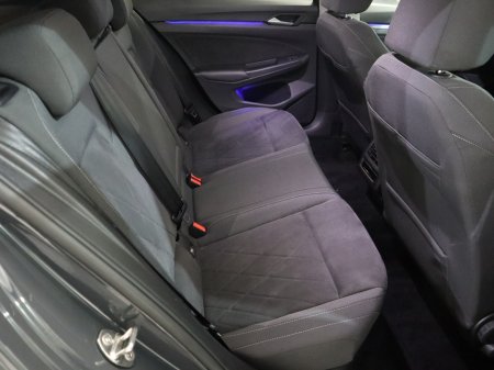 2024 Volkswagen Golf *41* STYLE TSI E-HYBRID S DSG €29,900 thumbnail