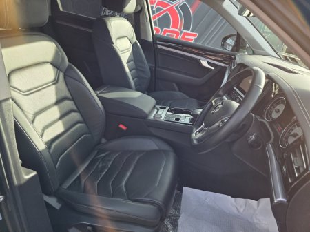 2020 Volkswagen Touareg 3.0TDI 286HP V6 4M DSG Design €39,950 thumbnail