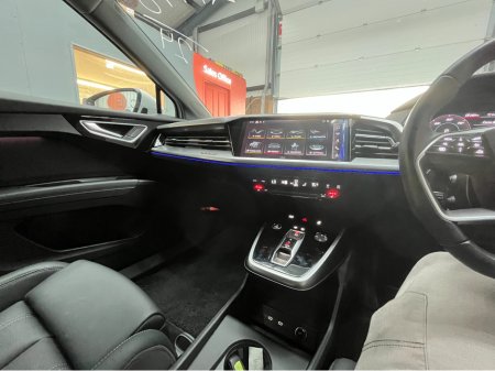 2024 Audi Q4 e-tron €39950! 2024 AUDI Q4 E-TRON SPORTBACK ELECTRIC AUTOMATIC / CRUISE CONTROL / 360° PARKING CAMERA / HEATED SEATS / APPLE CARPLAY / PADDLE SHIFTERS / AMBIENT LIGHTS €39,950 thumbnail