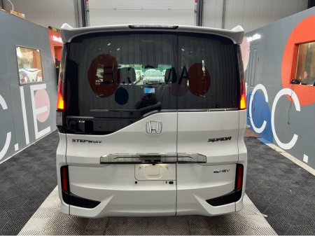 2020 Honda Stepwagon - thumbnail 3