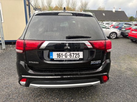 2016 Mitsubishi Outlander PHEV 2.0L MIVEC 4WD 5-Seater Instyle €12,995 thumbnail
