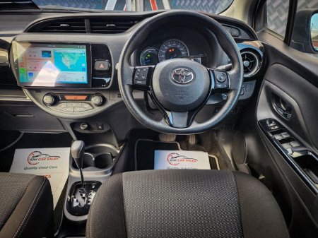 2020 Toyota Vitz - thumbnail 27