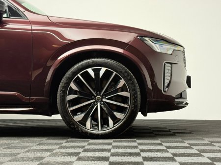 2025 Volvo XC90 PLUS T8 RECHARGE 2.0 PHEV AWD *7 SEATER* €81,990 thumbnail