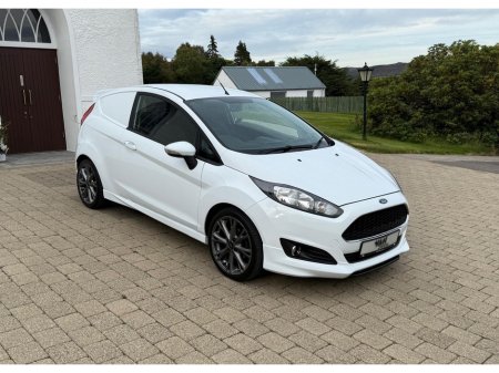 2017 Ford Fiesta 1.5tdci Sport €9,995