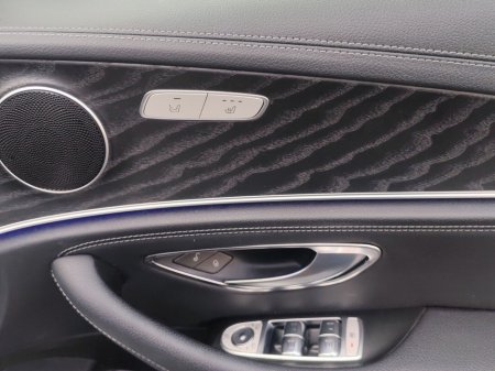 2020 Mercedes-Benz E Class E 300 de Plug-in Hybrid AMG Line €27,950 thumbnail