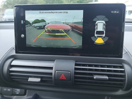 2025 Hyundai Inster Elegance Model 49 k/W Battery with 360 kms €21,950 thumbnail