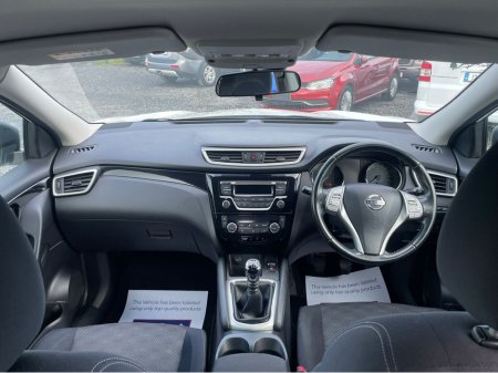 2015 Nissan Qashqai 1.5 DSL SV 4DR LOW KM €8,450 thumbnail