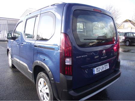 2019 Peugeot Rifter ALLURE 1.5 HDI 100PS 5DR MPV €17,950 thumbnail