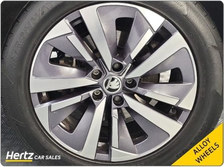 2024 Skoda Kodiaq SELECTION 150HP 2.0TDI Diesel Automatic €47,995 thumbnail