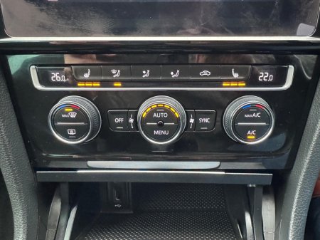 2018 Volkswagen Golf 1.0 TSI 3DR 110HP Highline €16,850 thumbnail