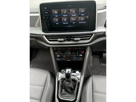 2024 Volkswagen T-Roc 3DA-A1DFF 5DR AUTO €39,950 thumbnail