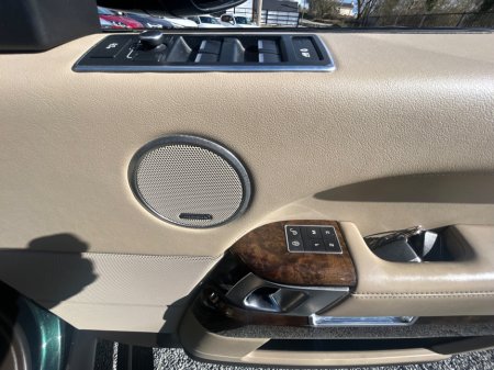 2017 Land Rover Range Rover - thumbnail 18