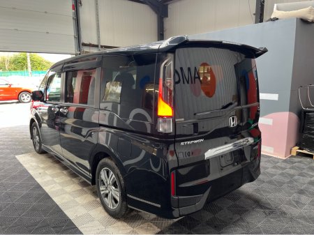 2018 Honda Stepwagon - thumbnail 4