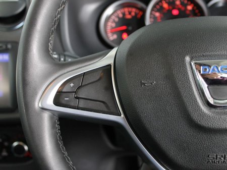 2017 Dacia Sandero 0.9tce (90) Laureate S/S 5DR €8,499 thumbnail