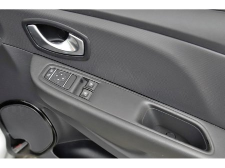 2019 Renault Clio - thumbnail 24