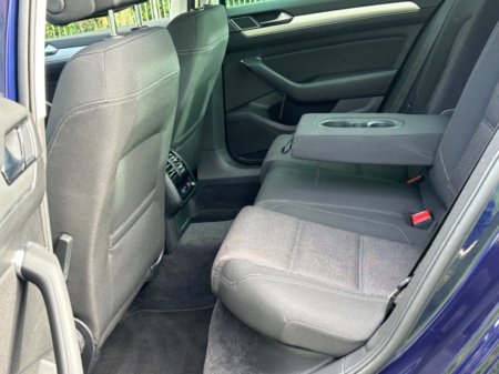 2018 Volkswagen Passat - thumbnail 10