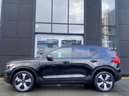 2023 Volvo XC40 Core Recharge Auto EV €31,900 thumbnail