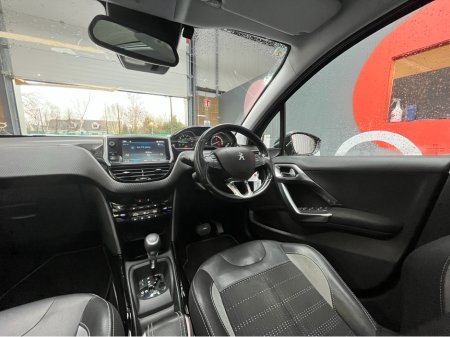 2019 Peugeot 2008 €15950! 2019 PEUGEOT 2008 ALLURE 1.2 AUTOMATIC / REVERSE CAMERA / HEATED SEATS / PANORAMIC SUNROOF €15,950 thumbnail