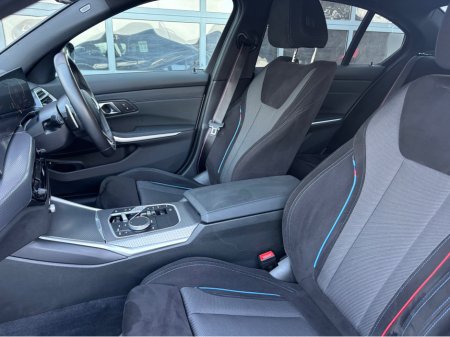 2025 BMW 3 Series - thumbnail 12