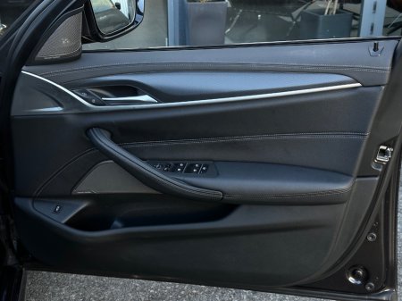 2023 BMW 5 Series - thumbnail 17