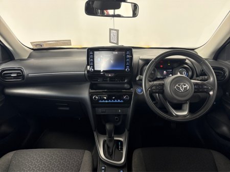 2023 Toyota Yaris CR LUNA**TOUCHSCREEN BLUETOOTH MEDIA**SEMI DIGITAL DASH**REVERSE CAMERA**PARKING SENSORS**MULTIFUNCTIONAL STEERING WHEEL**CRUISE CONTROL**KEYLESS START*8AUTO LIGHTS**AUTO WIPERS**ISOFIX** €26,795 thumbnail