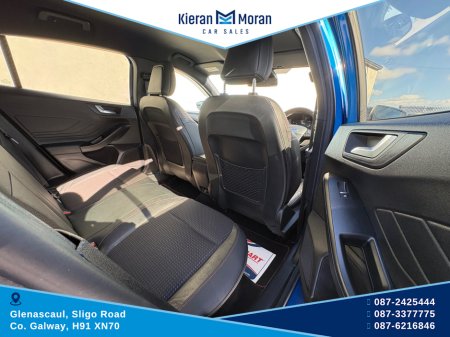 2019 Ford Focus - thumbnail 15