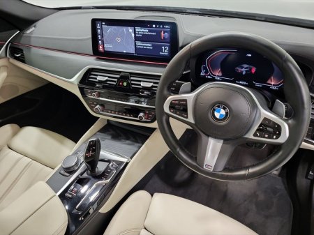 2022 BMW 5 Series - thumbnail 6