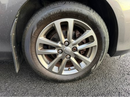 2015 Toyota Yaris Mint Yaris - 1.0 petrol - fantastic spec €11,750 thumbnail