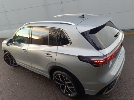 2025 Volkswagen Tiguan - thumbnail 6