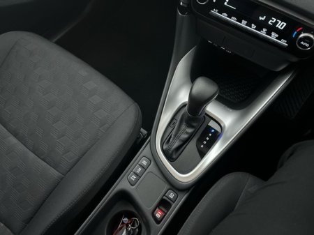 2025 Toyota Yaris HYBRID LUNA €26,950 thumbnail