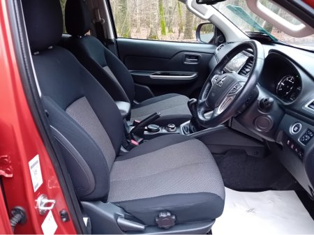 2019 Mitsubishi L200 " INTENSE " 6 SPEED 4DR 2.3 DID  4x4  6 SPEED @ REDDY2DRIVE LTD €25,000 thumbnail