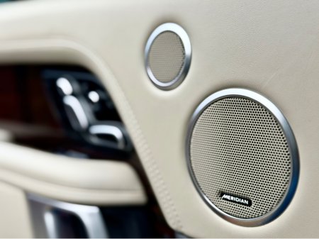 2020 Land Rover Range Rover 2.0 P400E AUTOBIOG €57,950 thumbnail