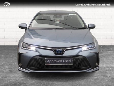 2023 Toyota Corolla Hybrid Luna Sport Saloon €28,950 thumbnail